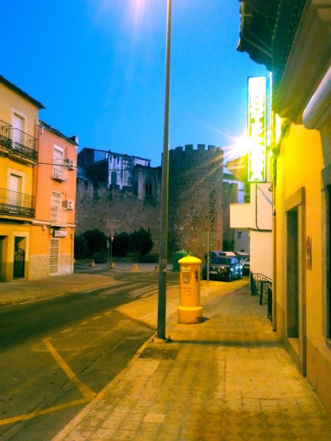 Hotel Dora Plasencia Bagian luar foto