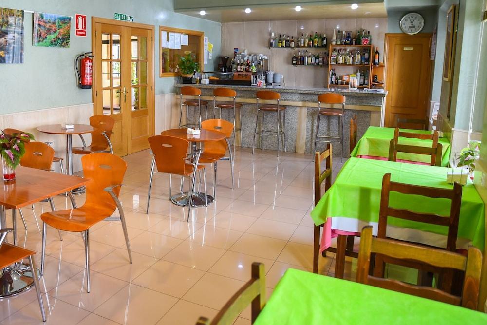 Hotel Dora Plasencia Bagian luar foto
