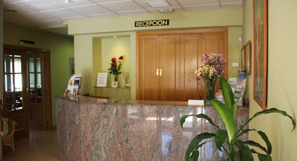 Hotel Dora Plasencia Bagian luar foto