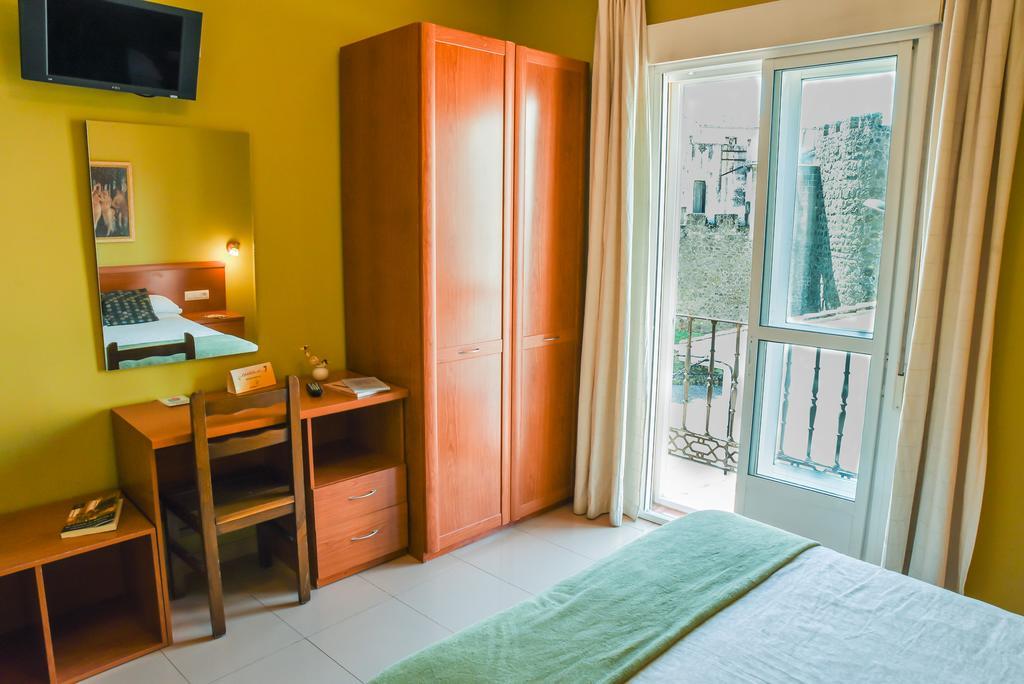 Hotel Dora Plasencia Bagian luar foto