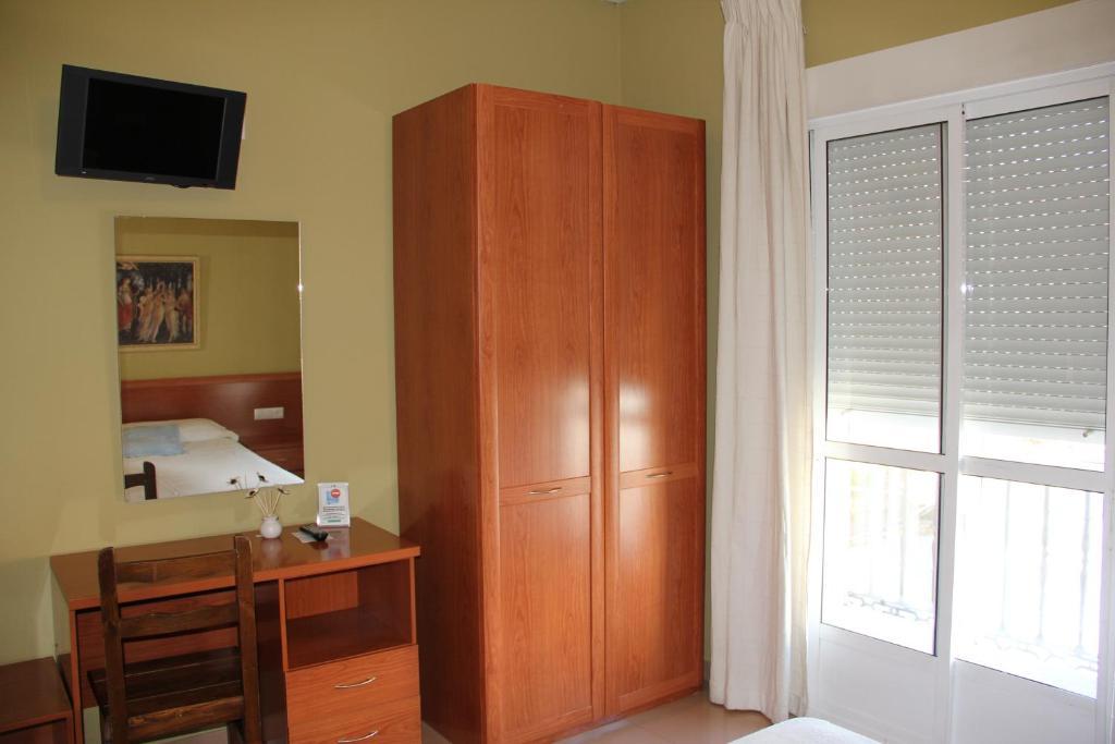 Hotel Dora Plasencia Bagian luar foto