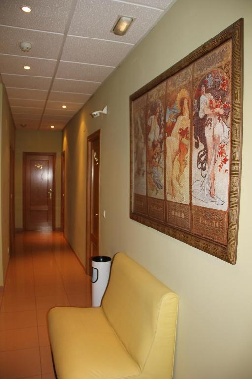 Hotel Dora Plasencia Bagian luar foto